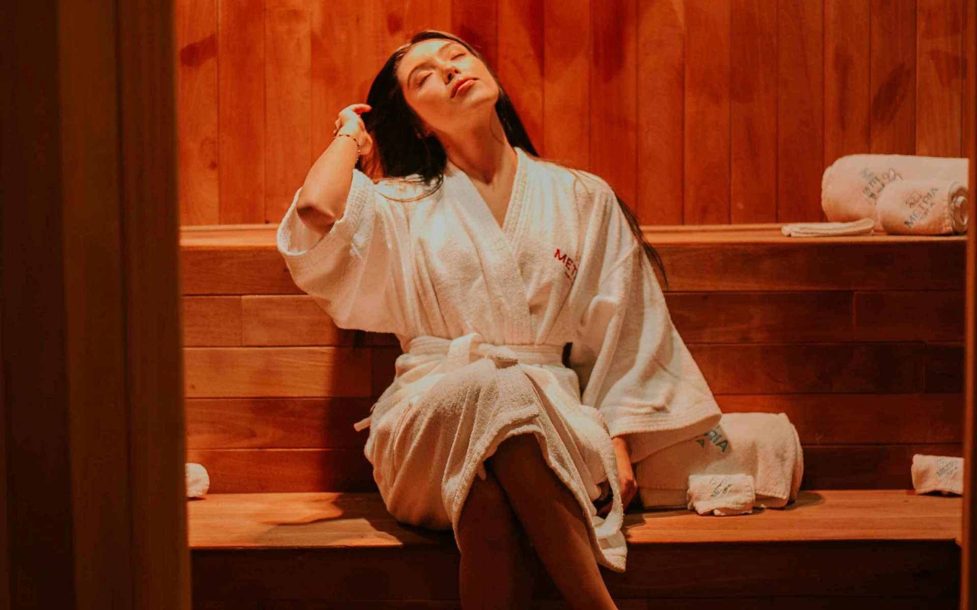 Benefits of steam rooms and saunas for your skin
